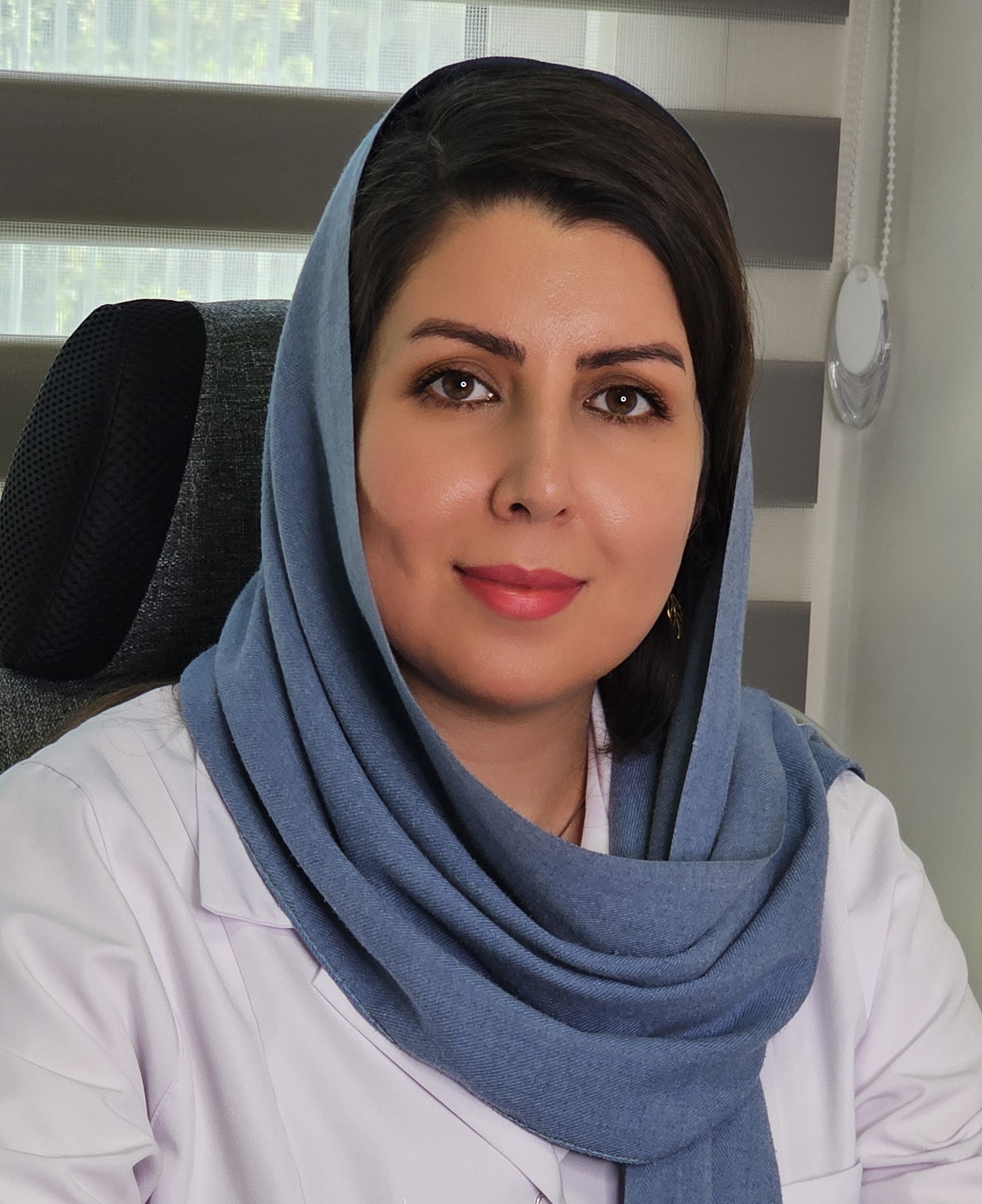 نیلوفر مهری